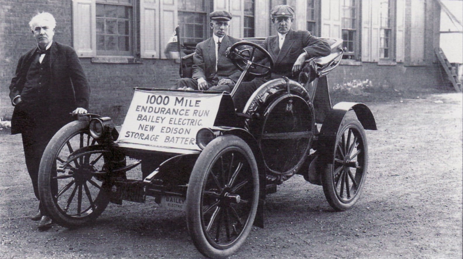  "توماسأديسون" يحصل علىبراء اختراع خاصةبالسيارات (1918)