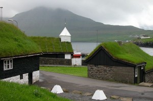 Green roof Kerry 800px-Norðragøta,_Faroe_Islands_(2)