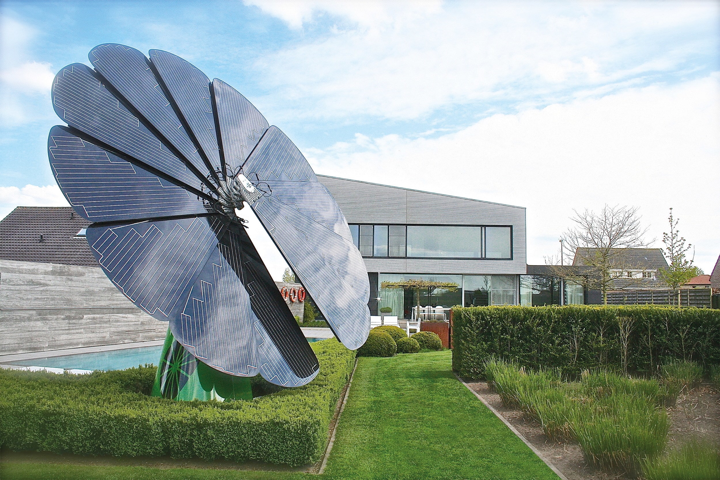 Smartflower supplies solar power