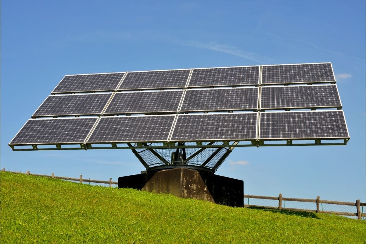 How Much Does A 300 Watt Solar Panel Produce copy 2